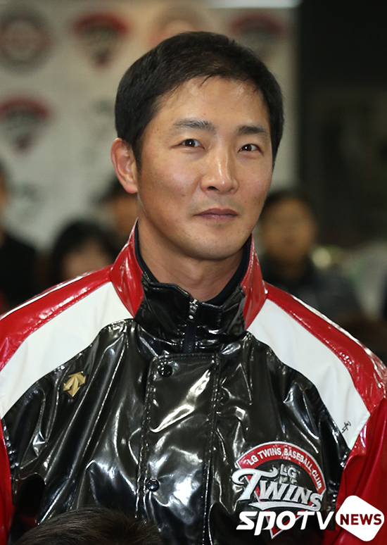 [포토S] 코치로 변신한 LG 류택현