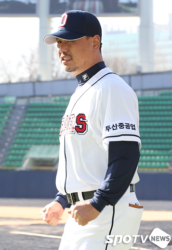 [포토S] 이상훈 코치 '야생마도 추워요'