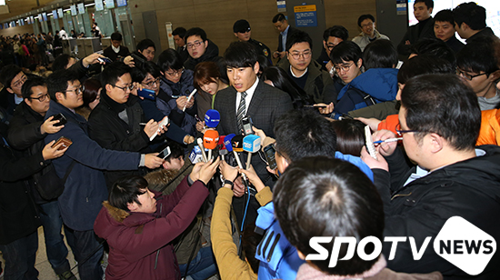 [포토S] '한 마디라도 더!'