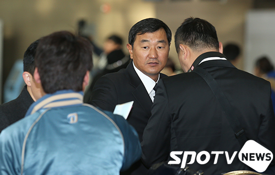 [포토S] 손민한 '그게 내 항공권이야?'