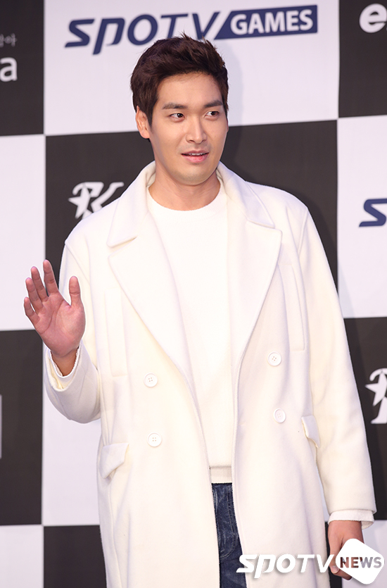 [포토S] 정겨운 '철권 속 캐릭터 같네'