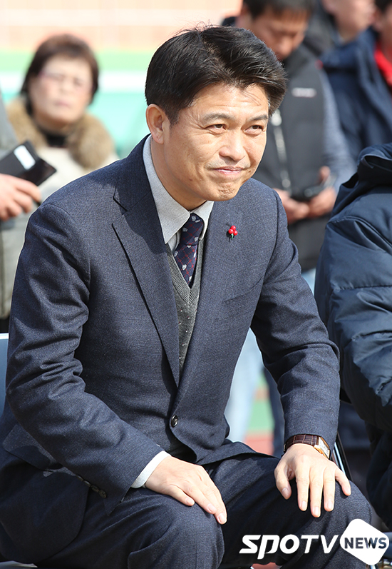 [포토S] 미소로 인사하는 이희진 영덕군수