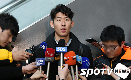 [포토S] 손흥민 '팀의 챔피언스리그 진출을 위해'