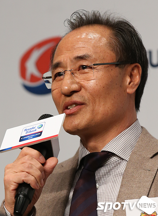 [포토S] 다시 돌아온 경남FC 박성화 감독