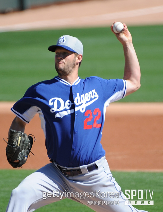[MLB 시범경기] 커쇼 5이닝 1실점 호투…다저스는 역전패