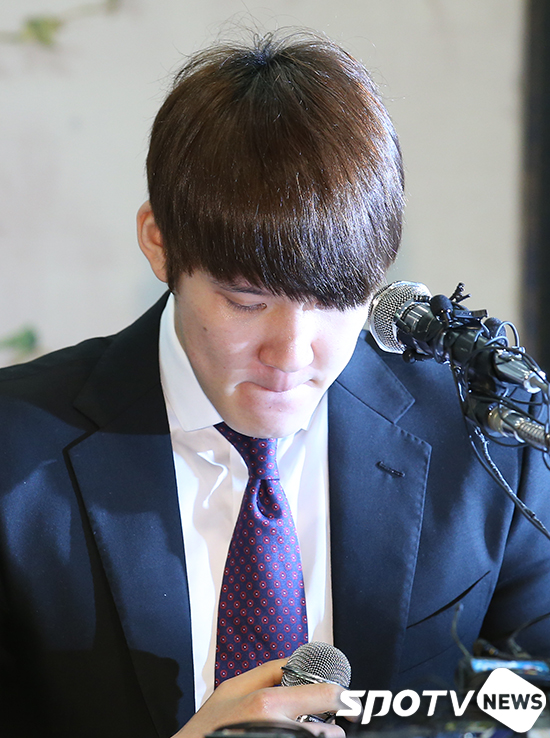 [포토S] 박태환 '고개 숙인 수영영웅'
