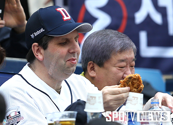 [포토S] 리퍼트 주한대사 '치맥은 행복이어라'