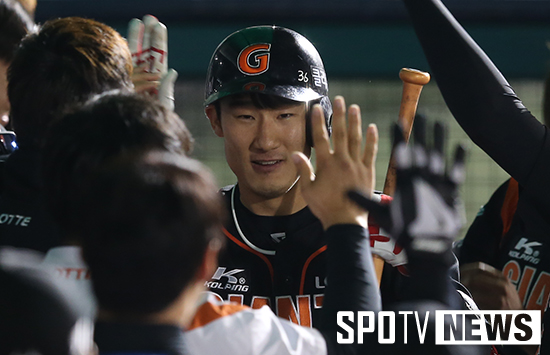 [포토S] 오승택 '한 점으로 완전히 도망간다'