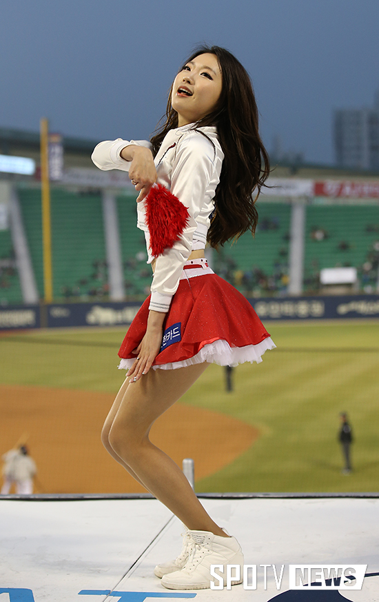 [포토S] 치어리더 김민지 '섹시 S라인 제대로'