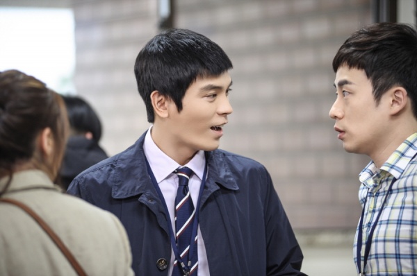 노총각? 아저씨? <맨도롱또똣> 김성오 '변신', 누구냐 넌!