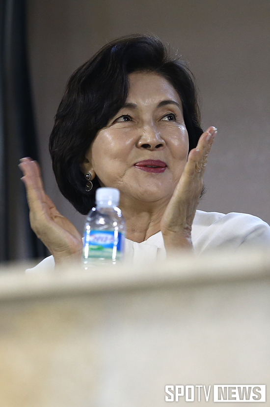 [포토S] 홍라희 관장 '삼성 응원의 박수'