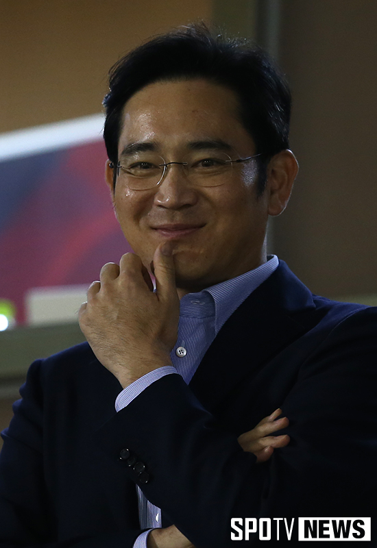 [포토S] 이재용 부회장 '장원삼 호투에 미소'