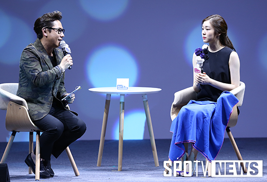 [포토S] 김연아 '윤종신과 진지한 대화'