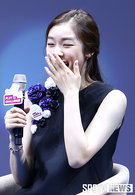 [포토S] 김연아 '빵 터진 웃음'