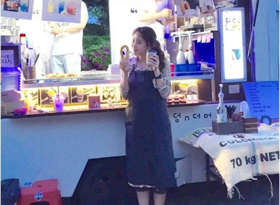 <여자를 울려> 김정은, “서프라이즈~! 이거 마시고 힘내요♪”