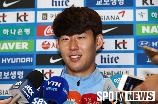 [포토S] 손흥민 '프리킥은 얼떨결에'