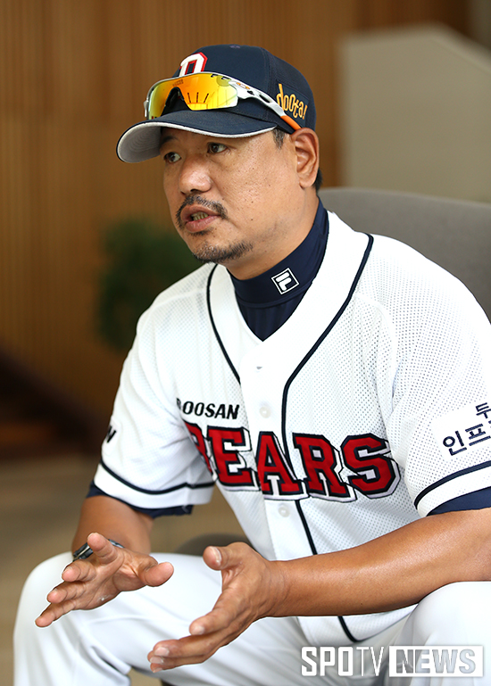 [포토S] 이상훈 코치 '선수들 육성중'
