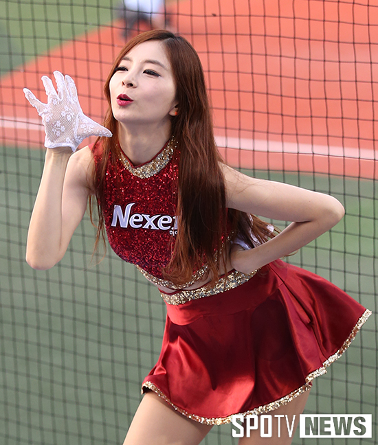 [포토S] 넥센 치어리더 '앵두 같은 입술 쪽'