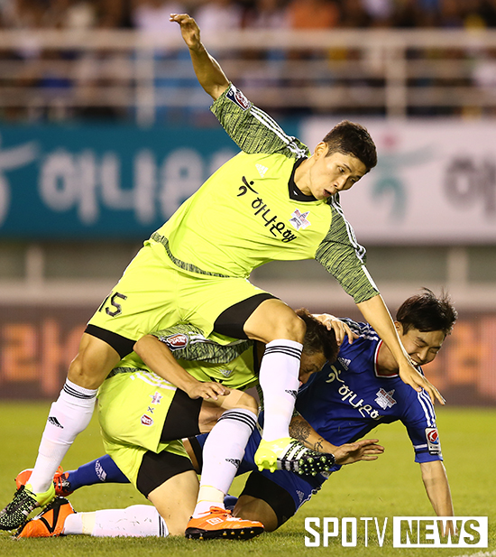 [포토S] 윤빛가람 '넘어져도 껄껄껄'
