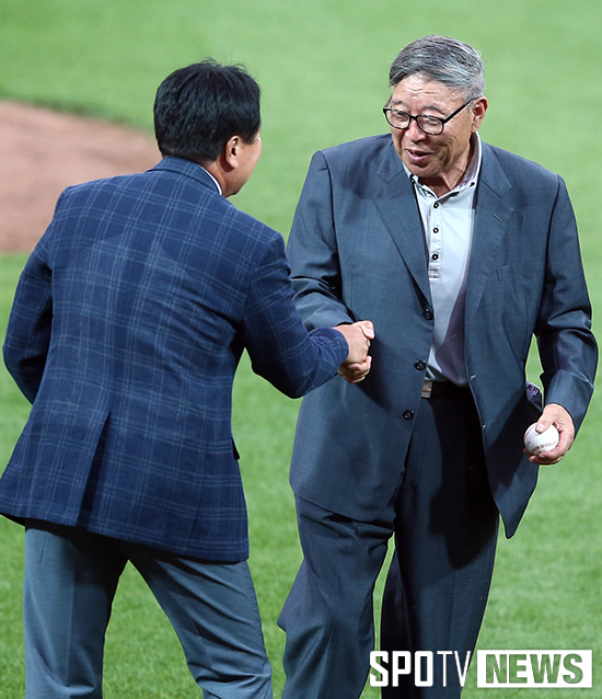 [포토S] 김응용 감독 '평생의 애제자 선동열과 함께'