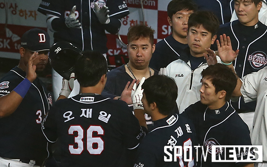[포토S] 유희간 '오재일 홈런에도 심드렁한 표정'