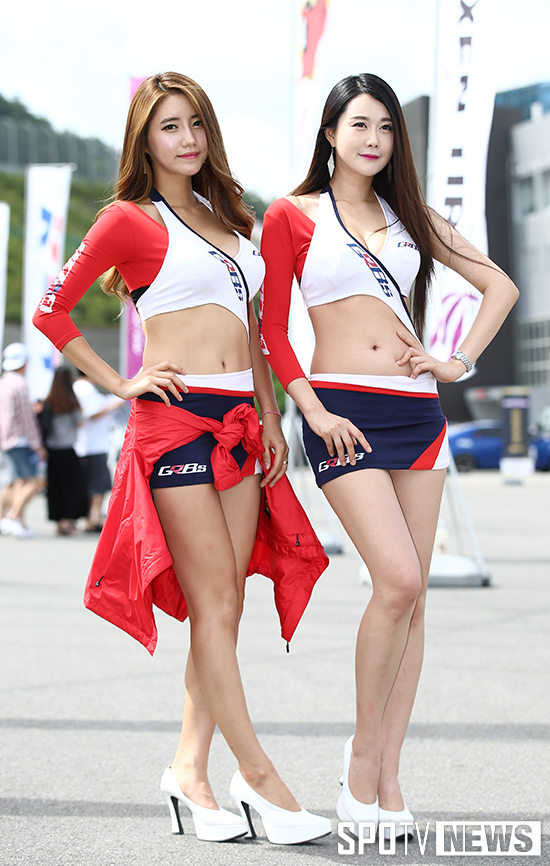 [포토S] 임솔아-은하영 '시원한 각선미'