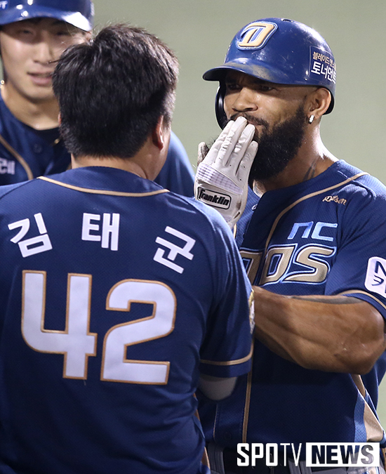 [포토S] 테임즈 '어머! 김태군!'