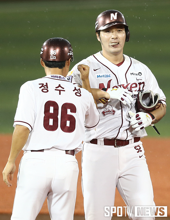 [포토S] 박병호 '시작부터 장타'