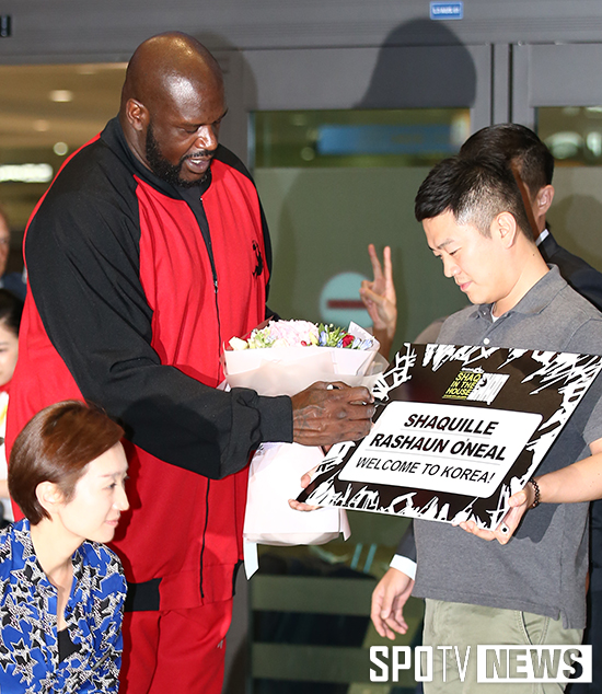 [포토S] 샤킬 오닐 '한국 방문 기념 사인'