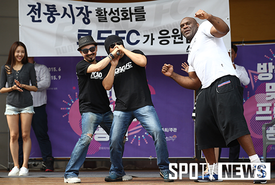 [포토S] 전통시장 살리기 위해 즐거운 무대