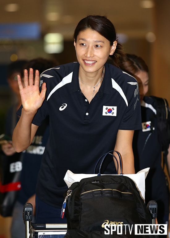 [포토S] 김연경 '미소 띤 손인사'