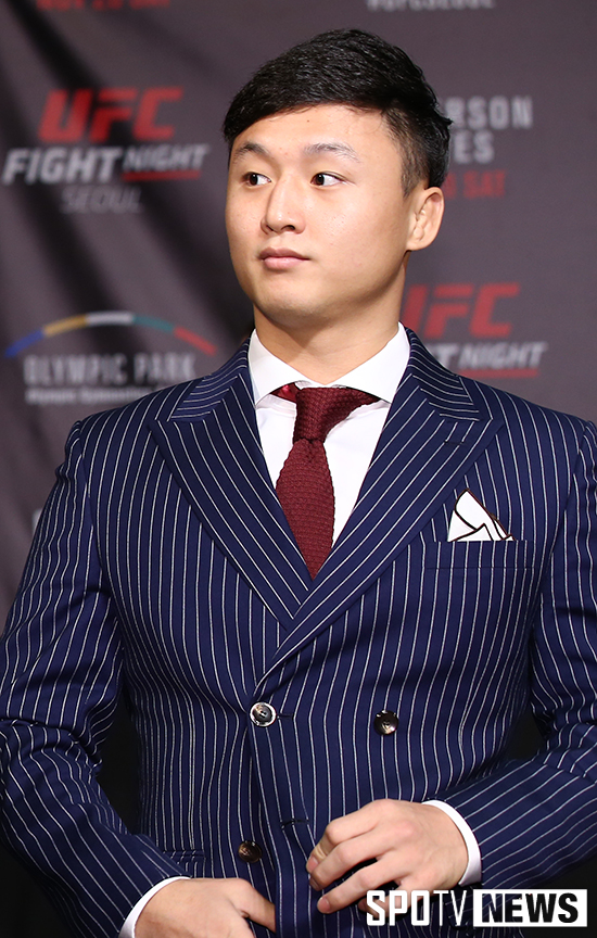 [포토S] 인사하는 최두호