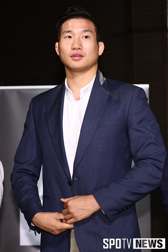 [포토S] 임현규 '멋진 슈트 차림으로'