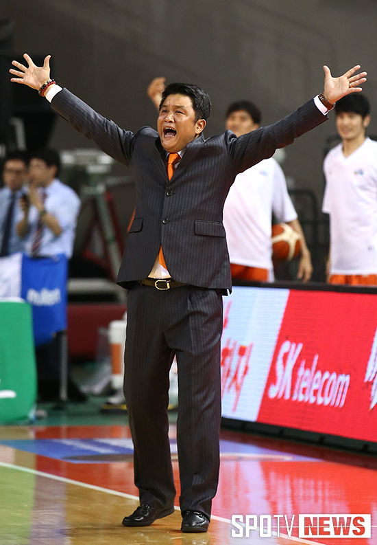 [포토S] 유도훈 감독 '전자랜드 만세다'