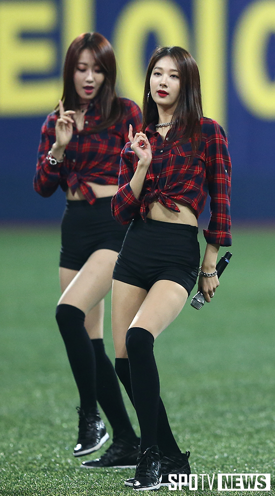 [포토S] 나인뮤지스 경리 '배꼽노출'
