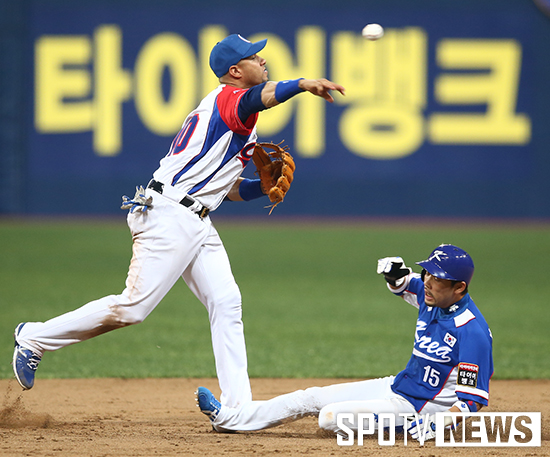 [포토S] 구리엘 '병살로 막아주마'