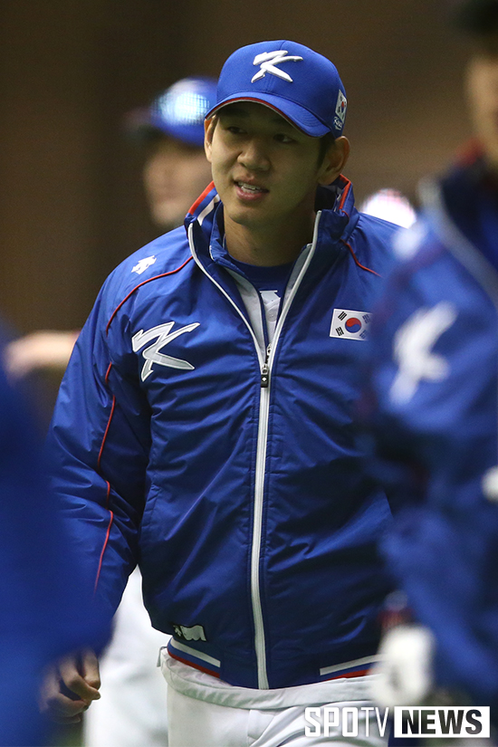 [포토S] 몸 풀고 있는 이대은