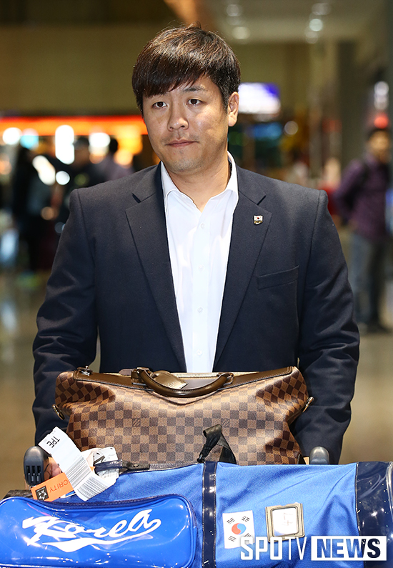 [포토S] 대만에 도착한 강민호