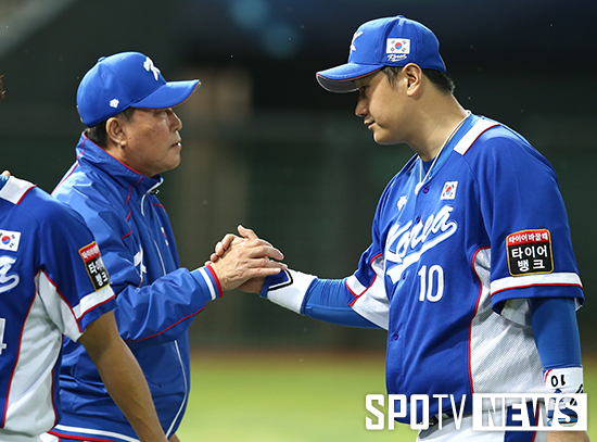 [포토S] 김인식 감독 '장하다 이대호'