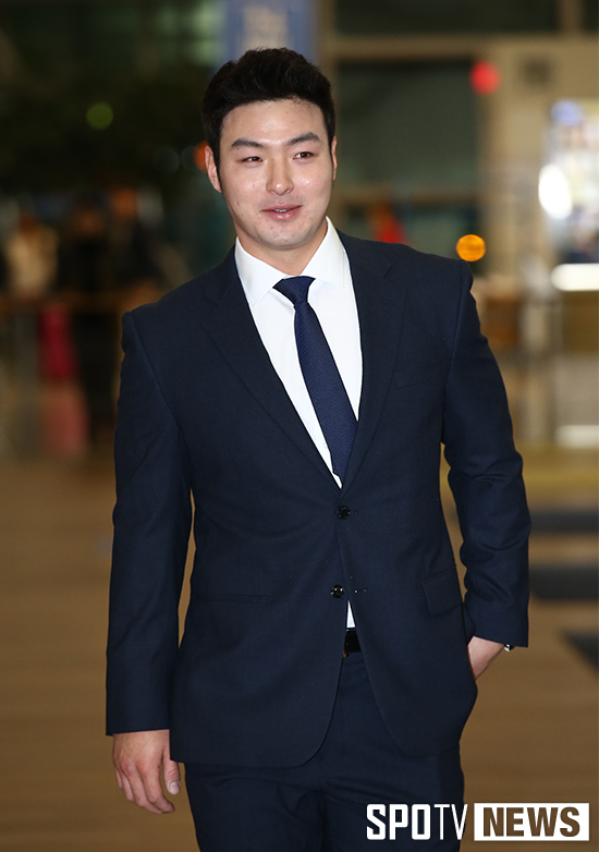 [포토S] 박병호 '멋진 슈트 차림으로 등장'