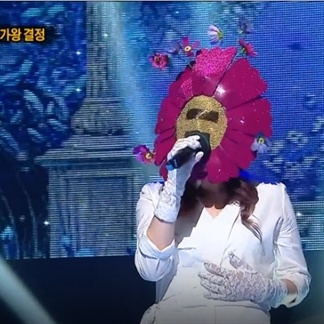 [복면가왕 리뷰] '상감마마' 이현 꺾은 '코스모스', 4연승으로 16대 가왕 오르다!