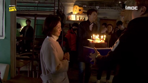 <내 딸 금사월> 전인화, 특별 제작한 ‘해더신’ 케이크와 함께한 생일파티는?