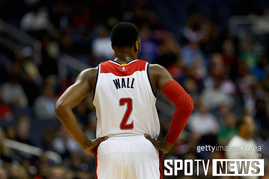 [Today's NBA] '킹' 르브론, 안방에서 '벽'을 마주하다