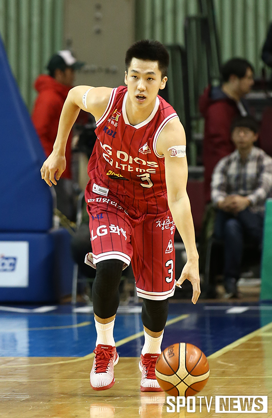 [포토S] 드리블 하는 유병훈