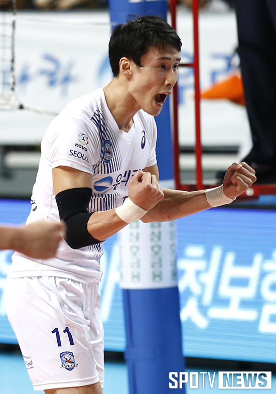 [V-Men 리뷰] '투지'로 뭉친 우리카드, 희망 보여