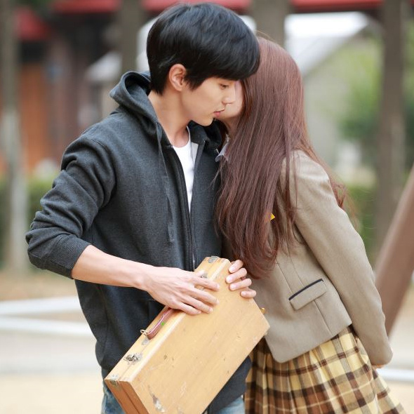 <상상고양이> ‘지금이야! Chu~♡’ 솔라, 유승호에 기습 뽀뽀!
