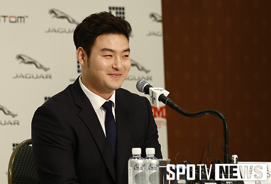 [포토S] 빙긋 웃는 박병호