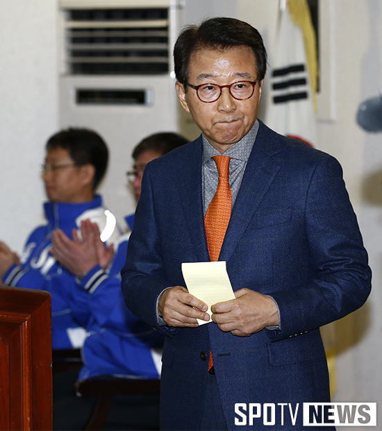 [포토S] 김인 사장 '아쉬운 발걸음'