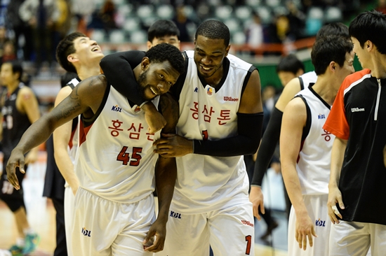 '리틀 버저비터' KGC, kt에 극적 역전승…모비스 공동 1위 올라(종합)