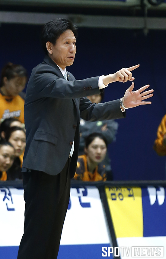 [포토S] 작전 지시하는 서동철 감독